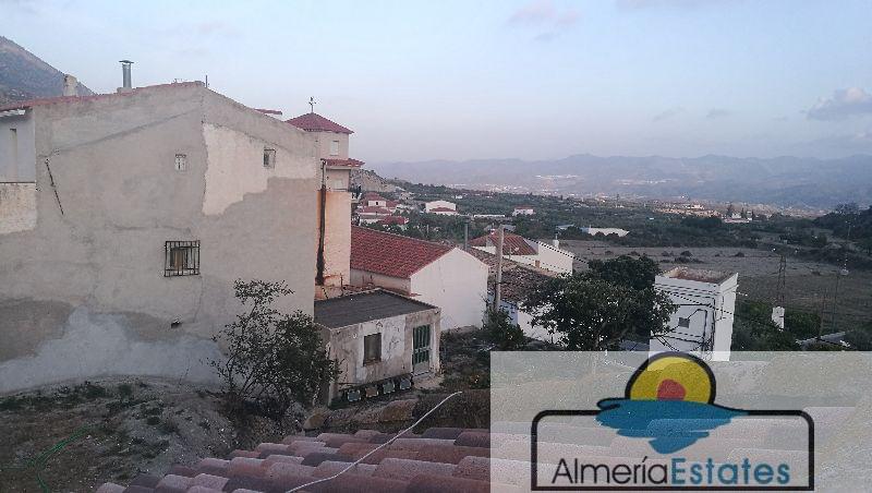 For sale of house in Urrácal