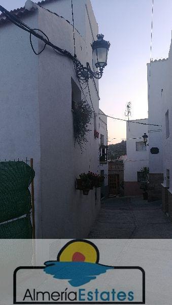 For sale of house in Urrácal