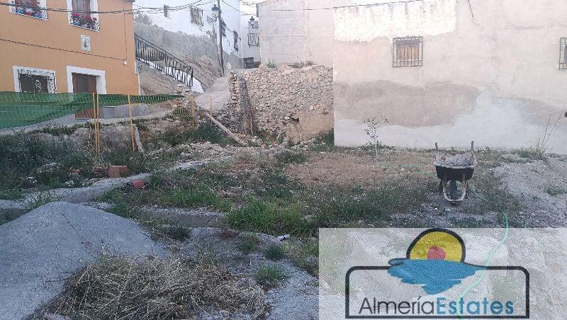 For sale of house in Urrácal