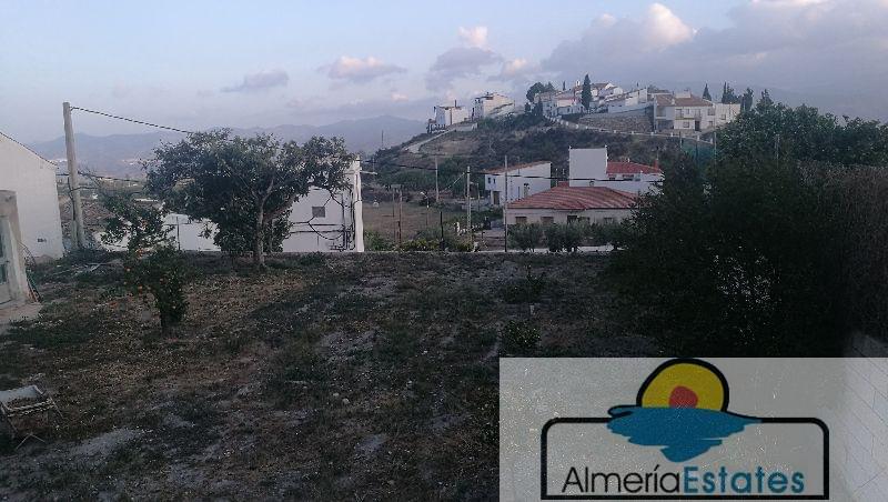 For sale of house in Urrácal