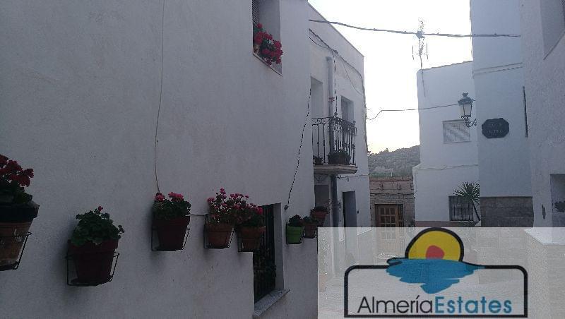 For sale of house in Urrácal