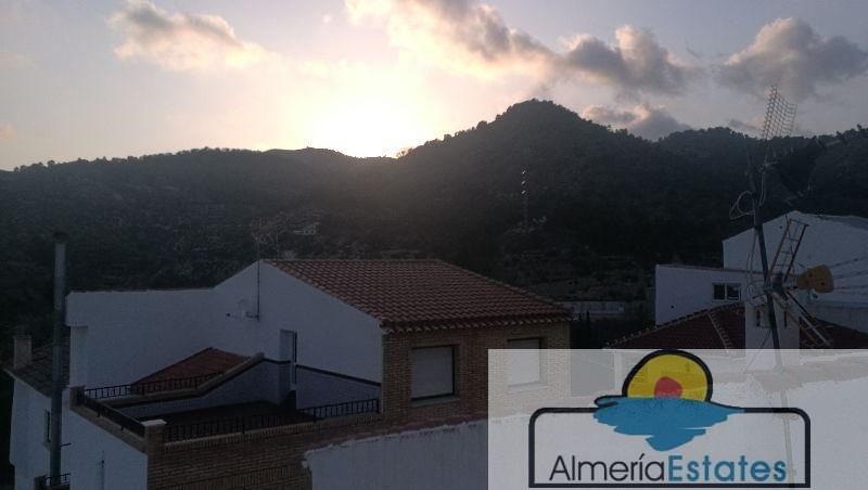 For sale of house in Urrácal