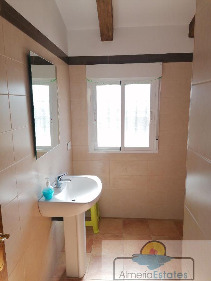 For sale of villa in Somontín