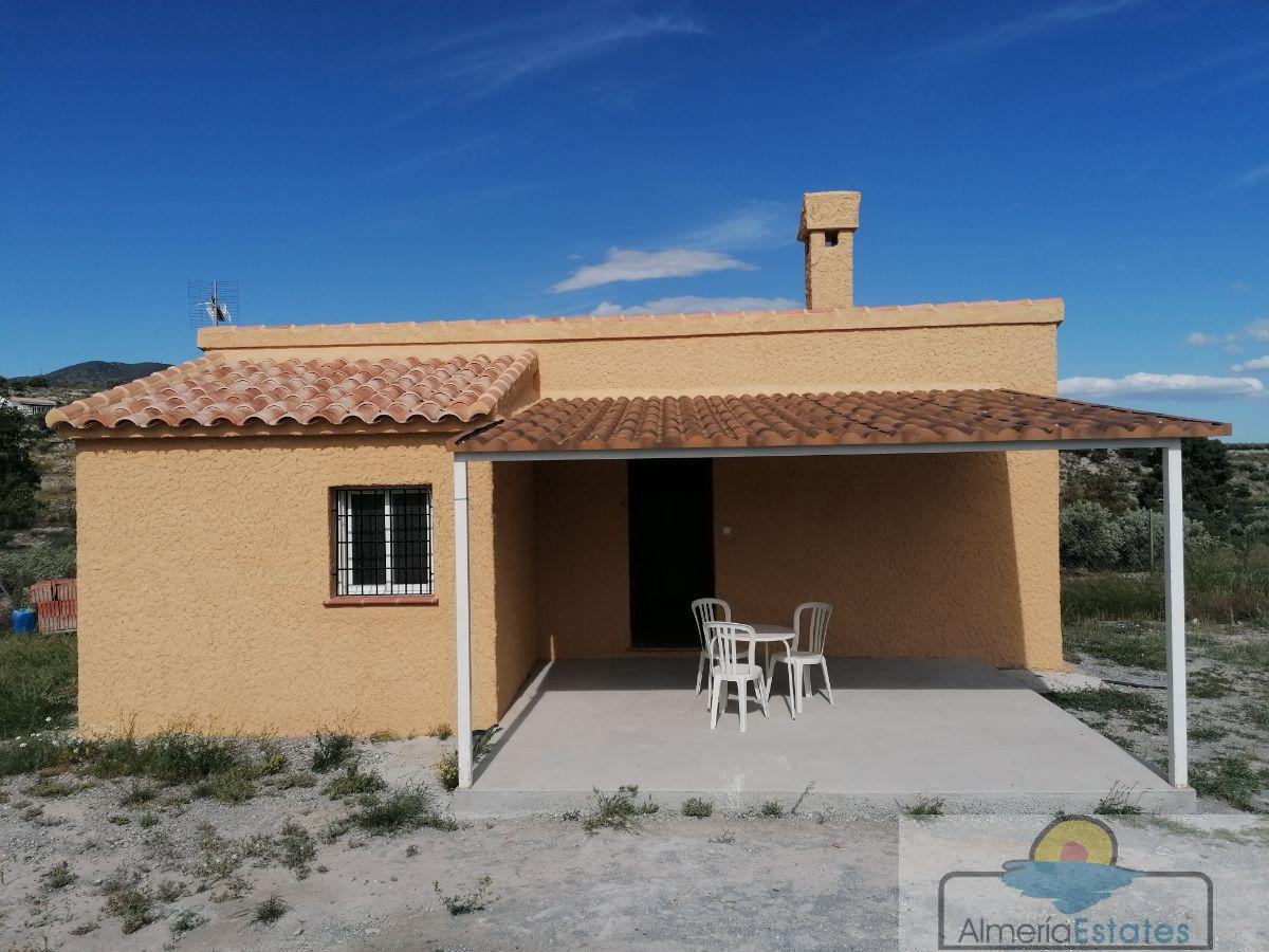 For sale of villa in Somontín