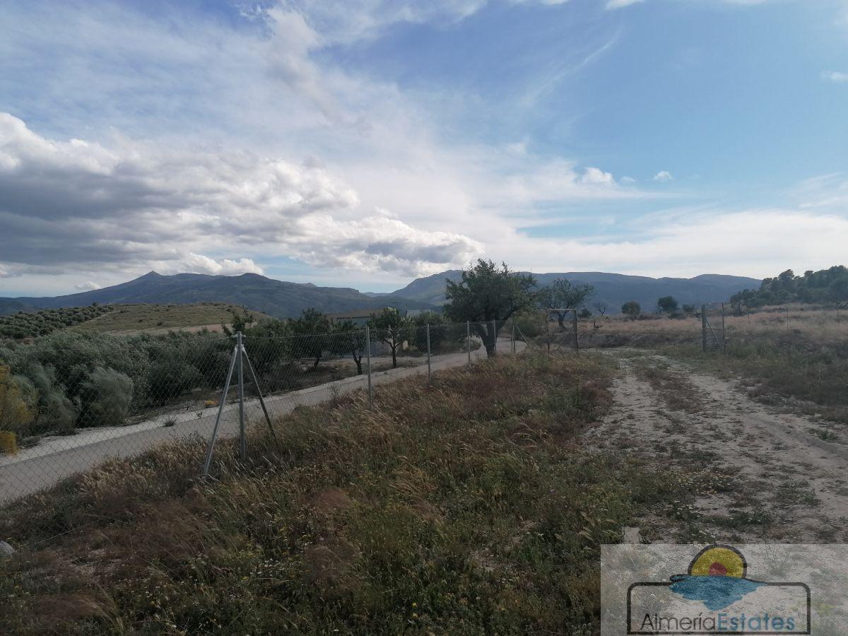 For sale of villa in Somontín