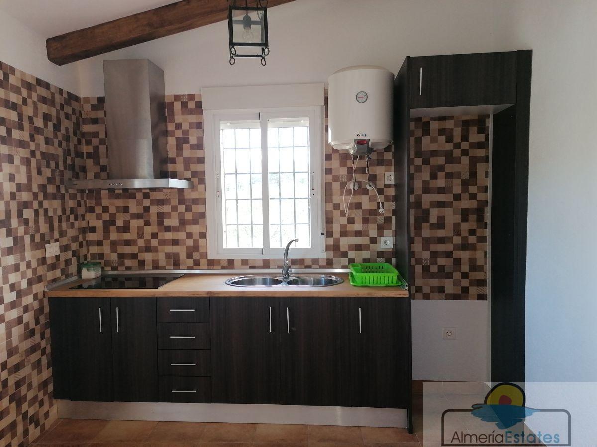 For sale of villa in Somontín