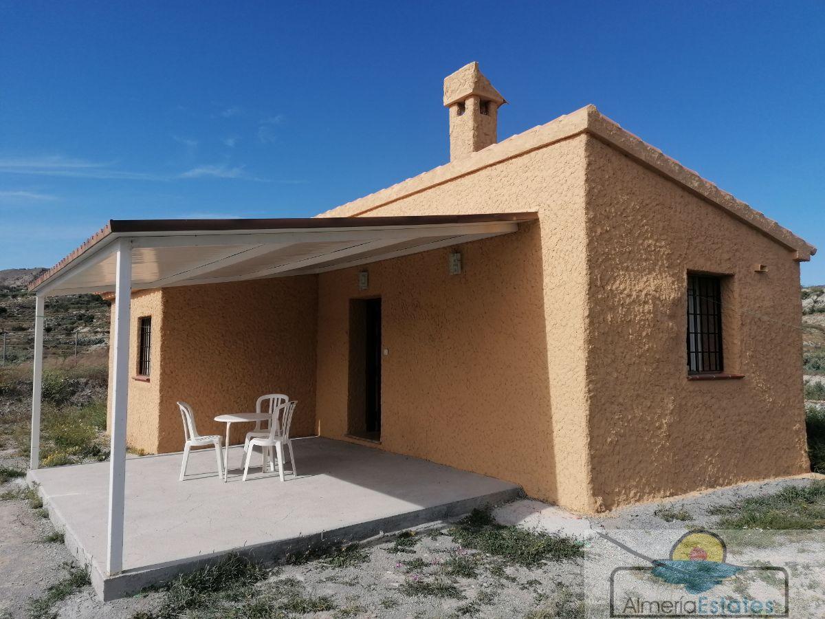 For sale of villa in Somontín