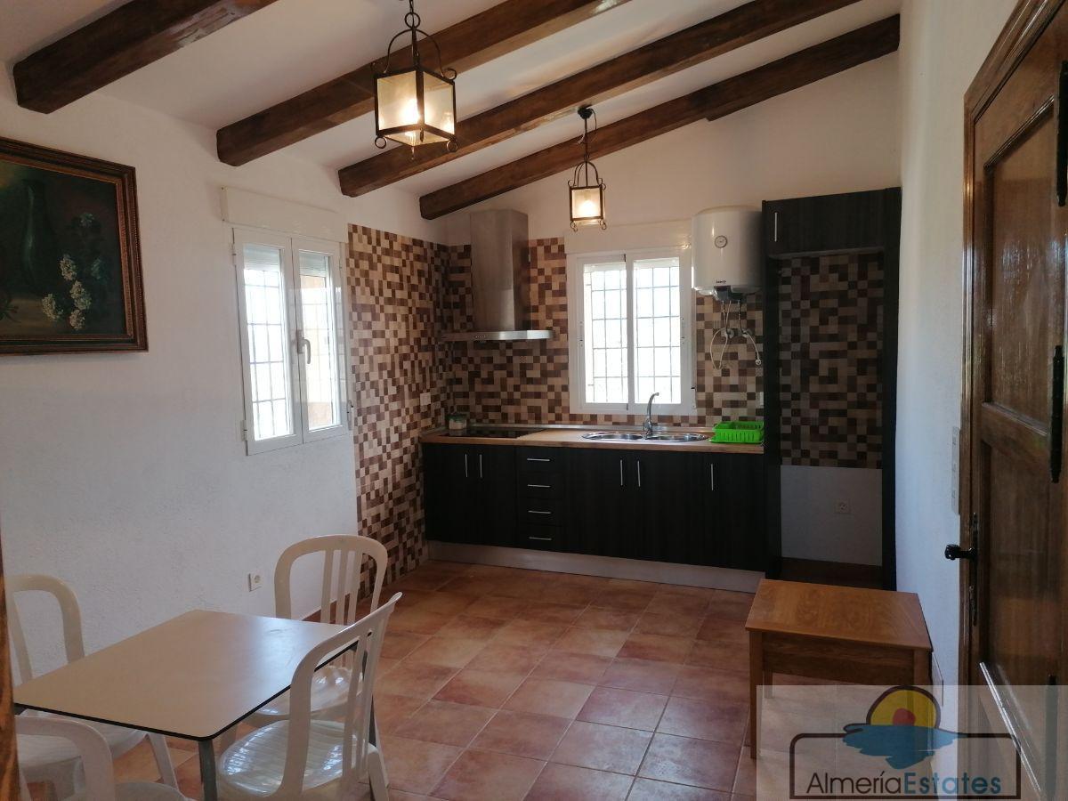 For sale of villa in Somontín