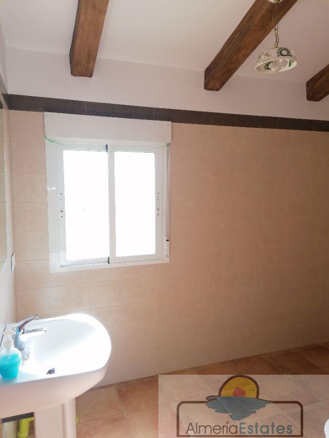 For sale of villa in Somontín