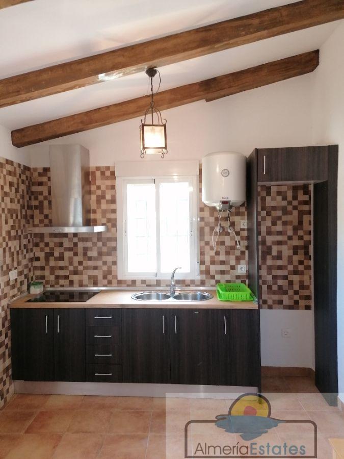 For sale of villa in Somontín