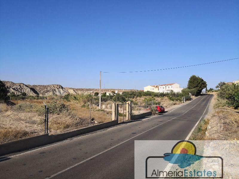 Venta de terreno en Arboleas