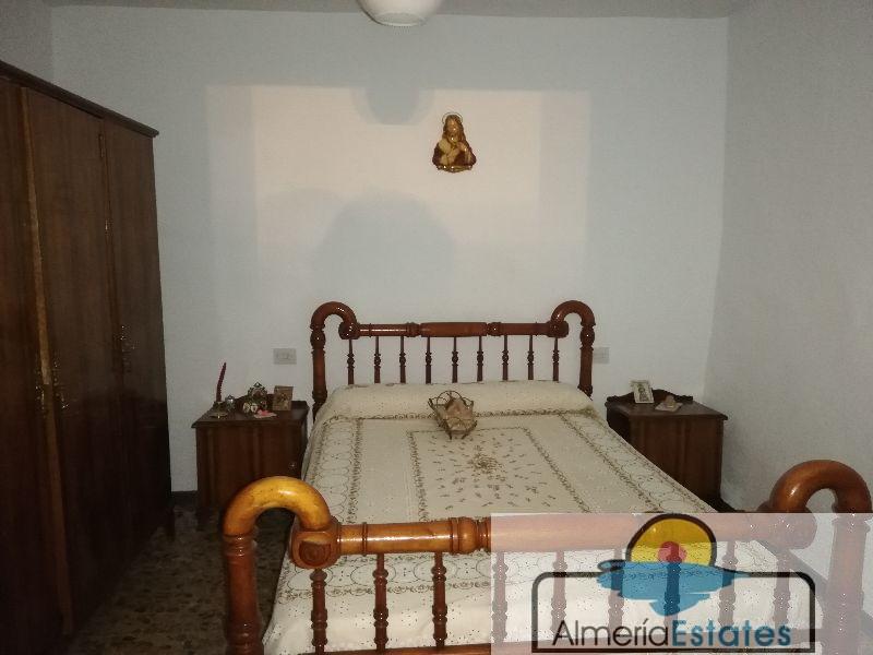 For sale of house in Urrácal