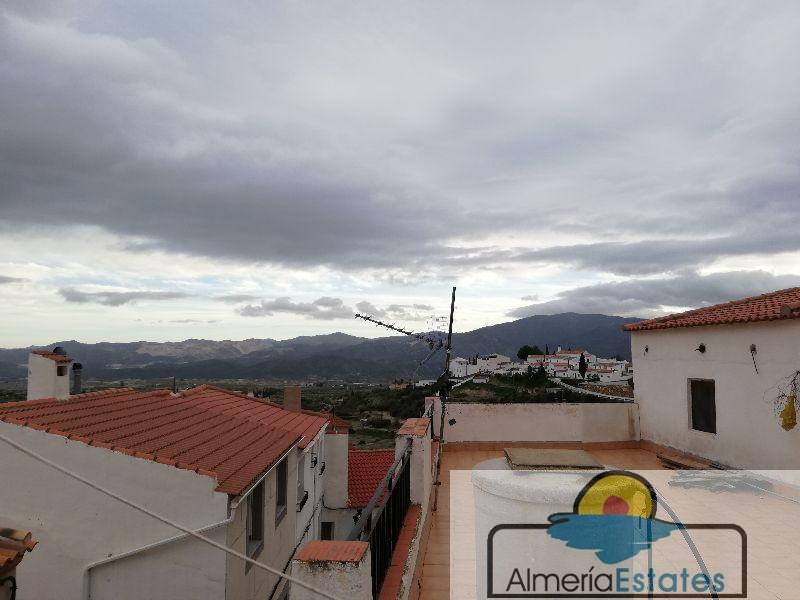 For sale of house in Urrácal