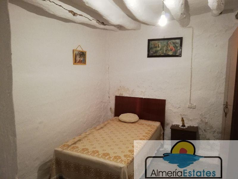 For sale of house in Urrácal