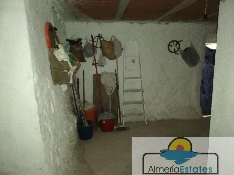 For sale of house in Urrácal