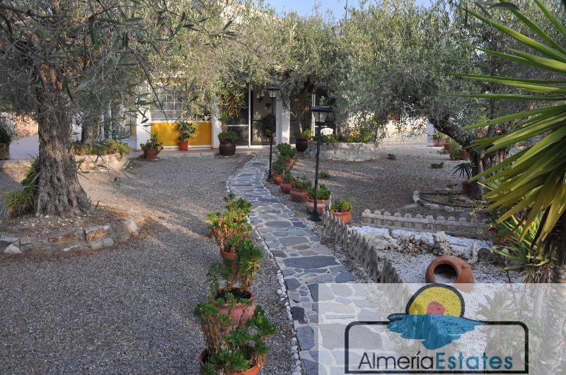 For sale of villa in Cantoria