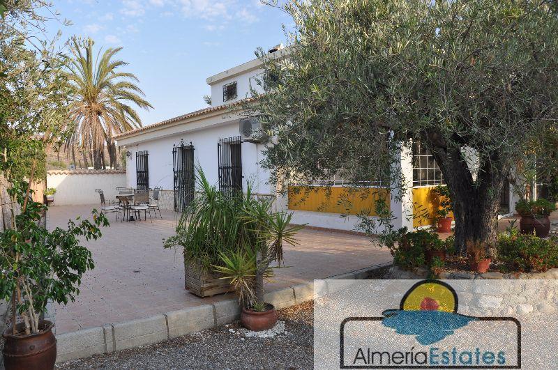 For sale of villa in Cantoria
