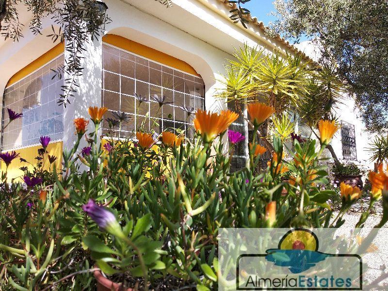 For sale of villa in Cantoria