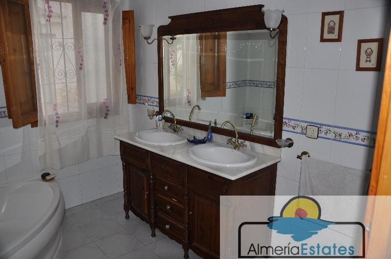 For sale of villa in Cantoria