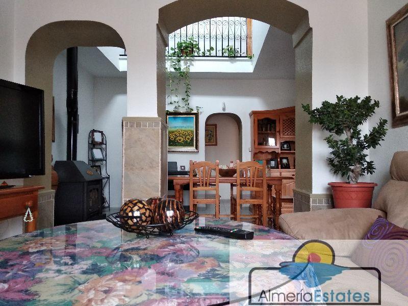 For sale of villa in Cantoria