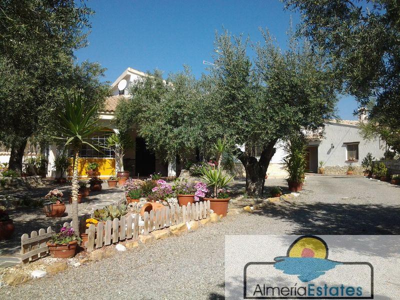 For sale of villa in Cantoria