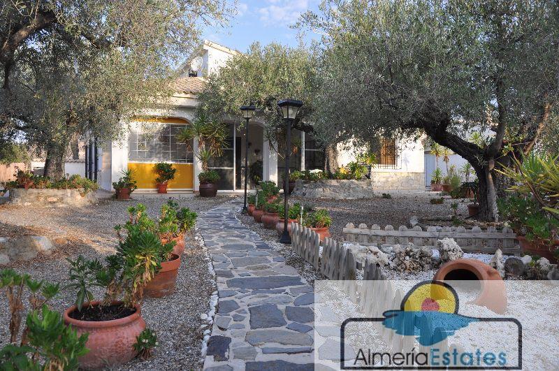 For sale of villa in Cantoria