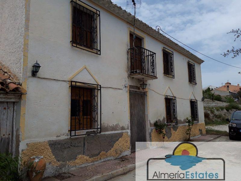 Venta de finca rústica en Oria