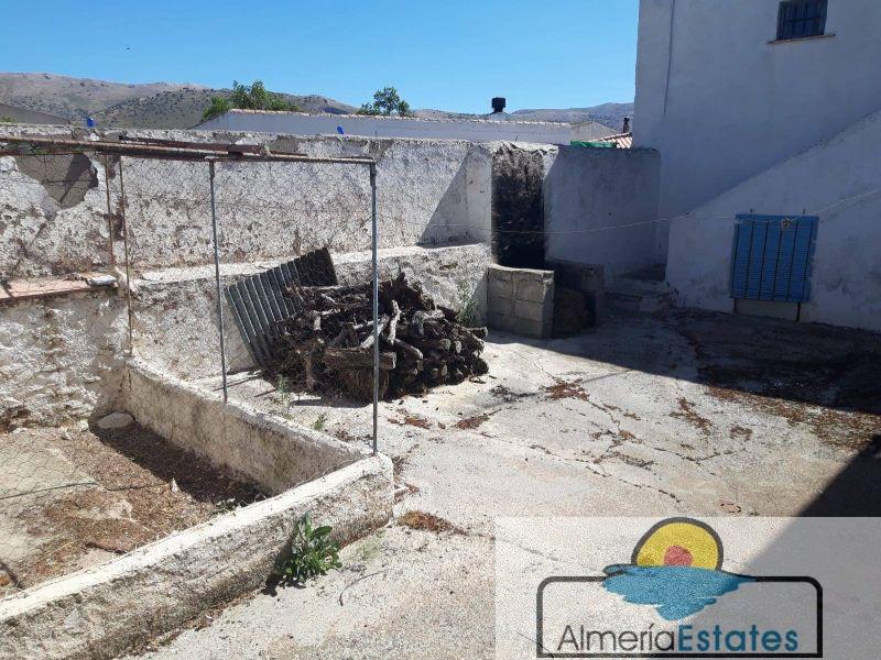 Venta de casa en Cúllar