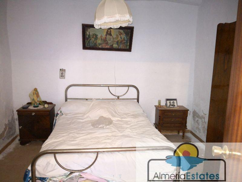 Venta de casa en Somontín