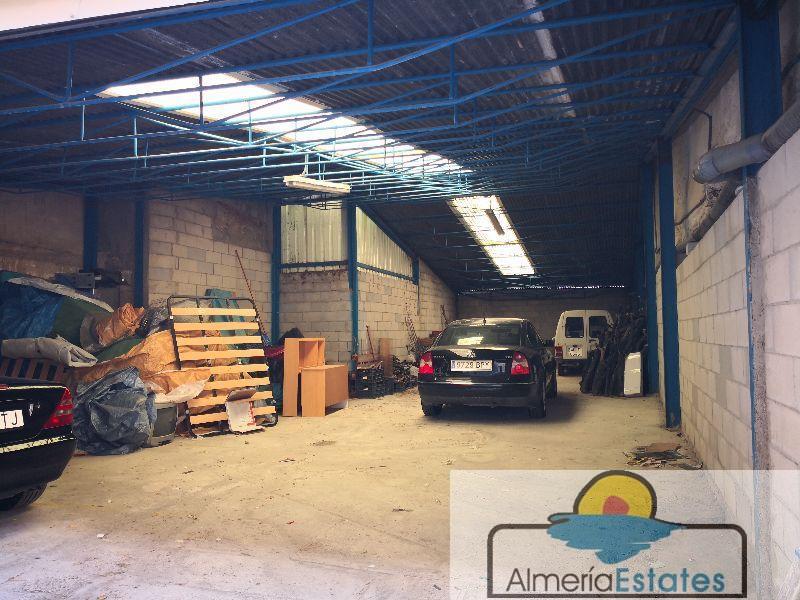 Venta de garaje en Fines