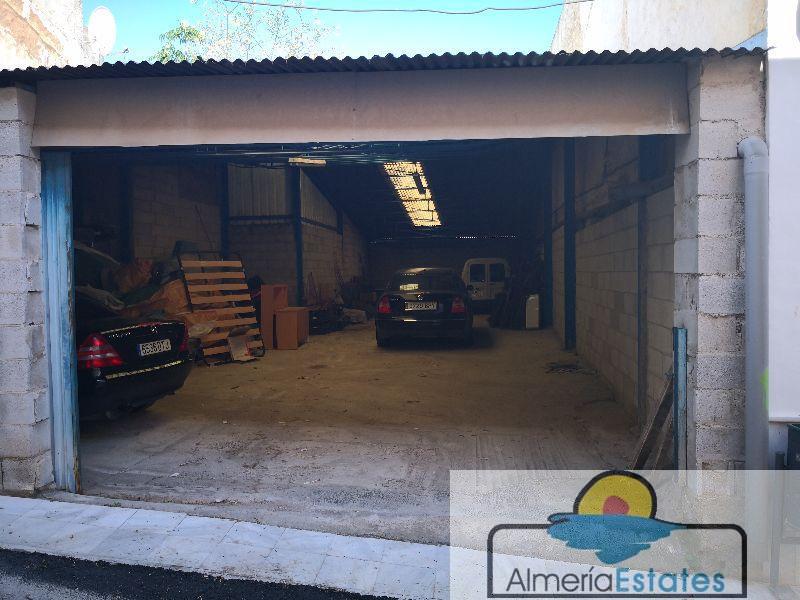 Venta de garaje en Fines