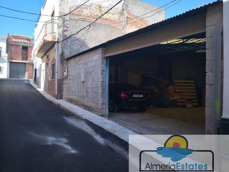 Venta de garaje en Fines