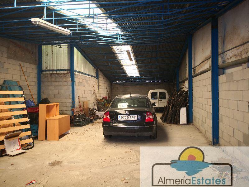 Venta de garaje en Fines