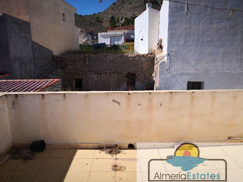 Venta de casa en Somontín