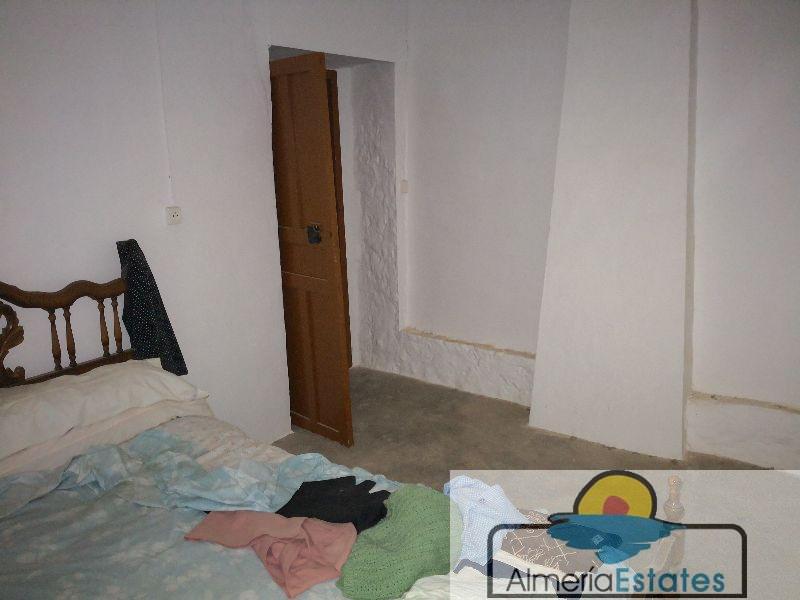 Venta de casa en Somontín