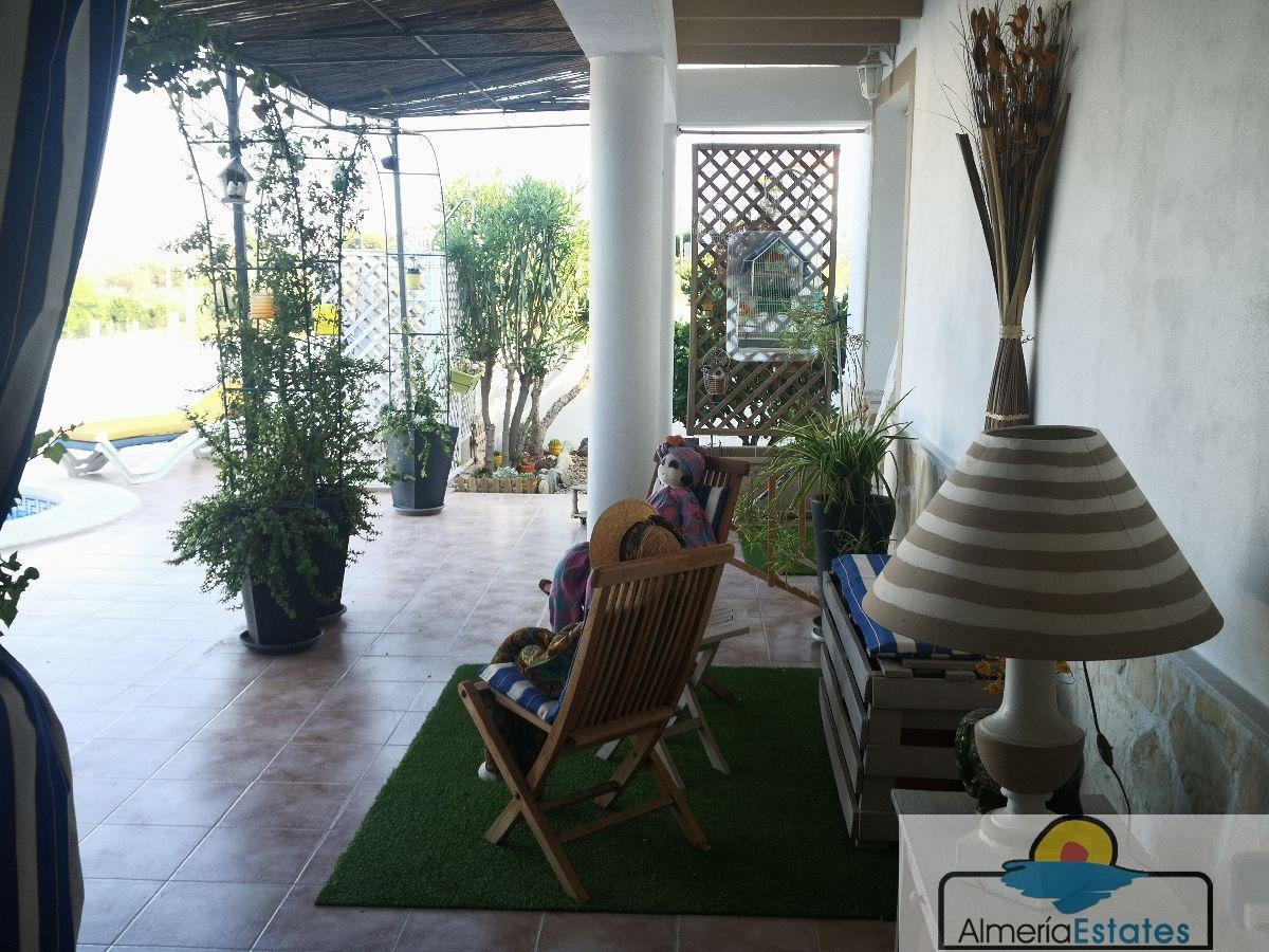 Venta de villa en Zurgena