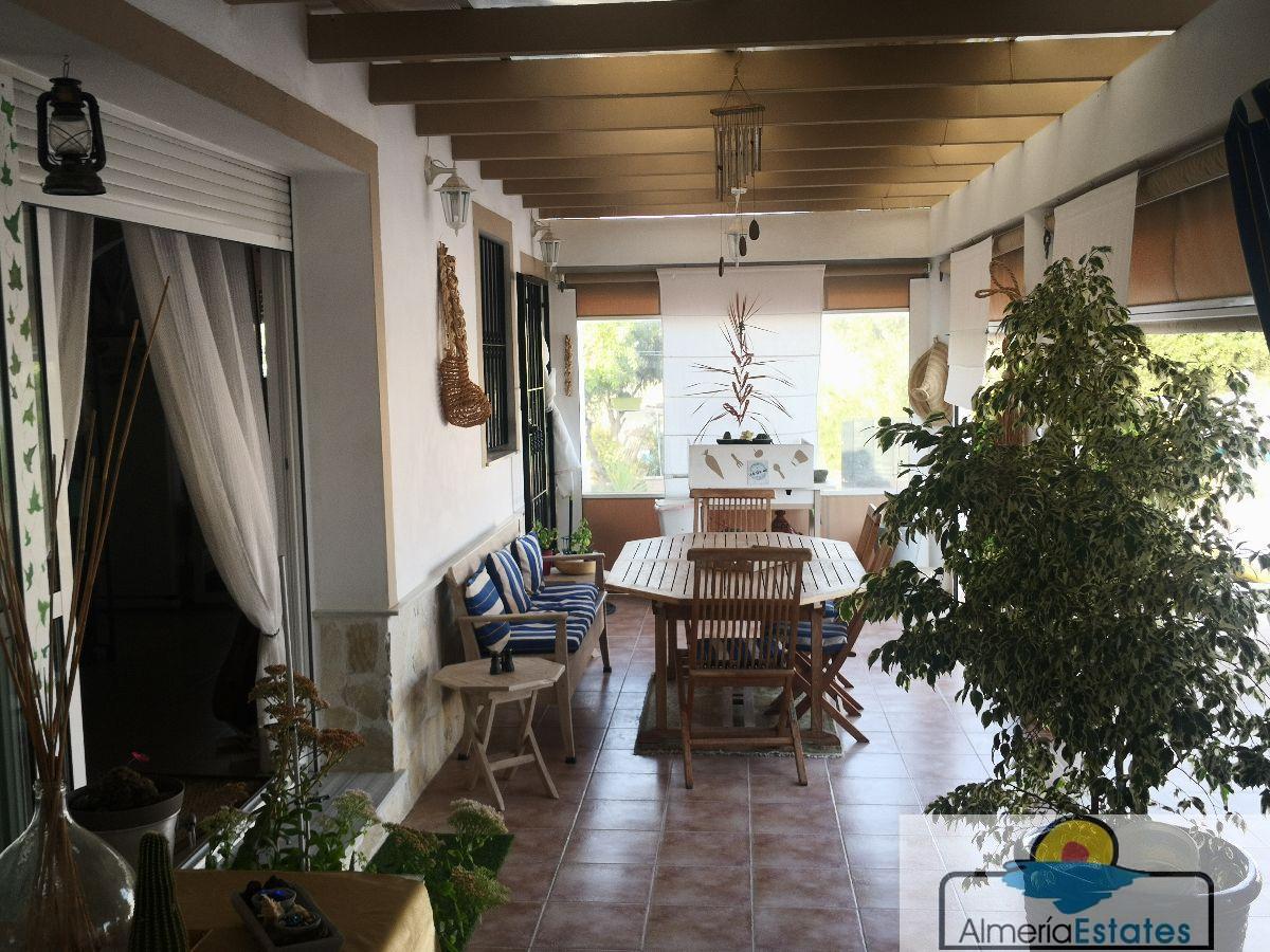 Venta de villa en Zurgena