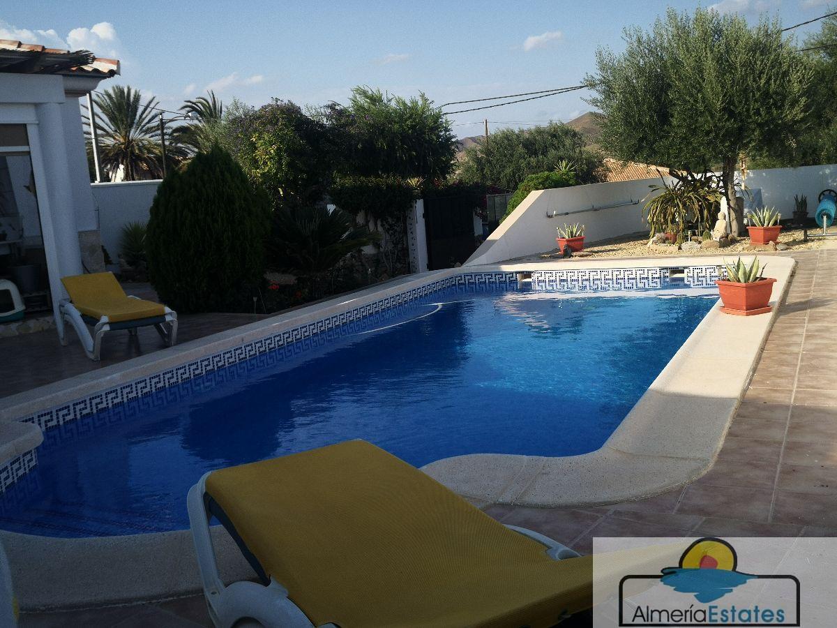 Venta de villa en Zurgena