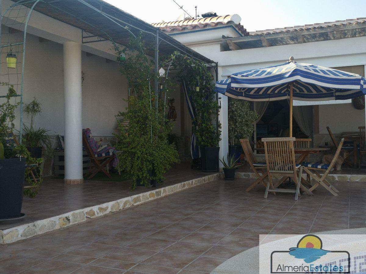 Venta de villa en Zurgena