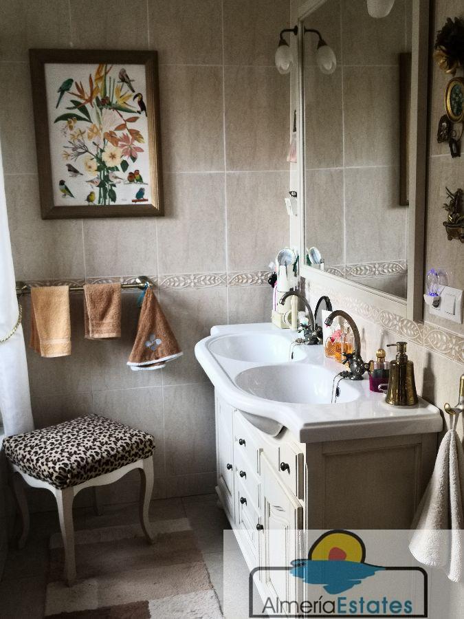 Venta de villa en Zurgena