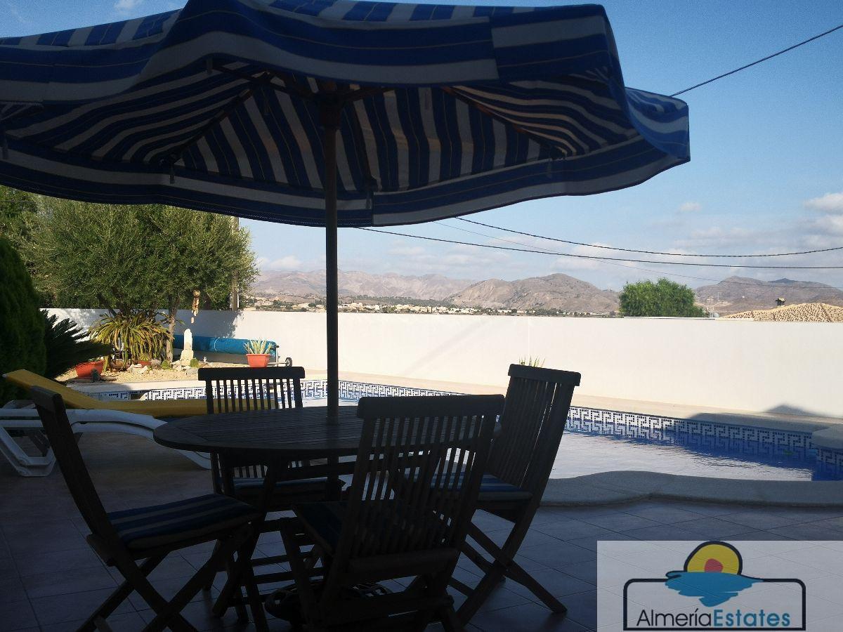 Venta de villa en Zurgena