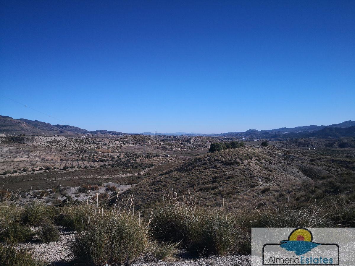 Venta de finca rústica en Somontín