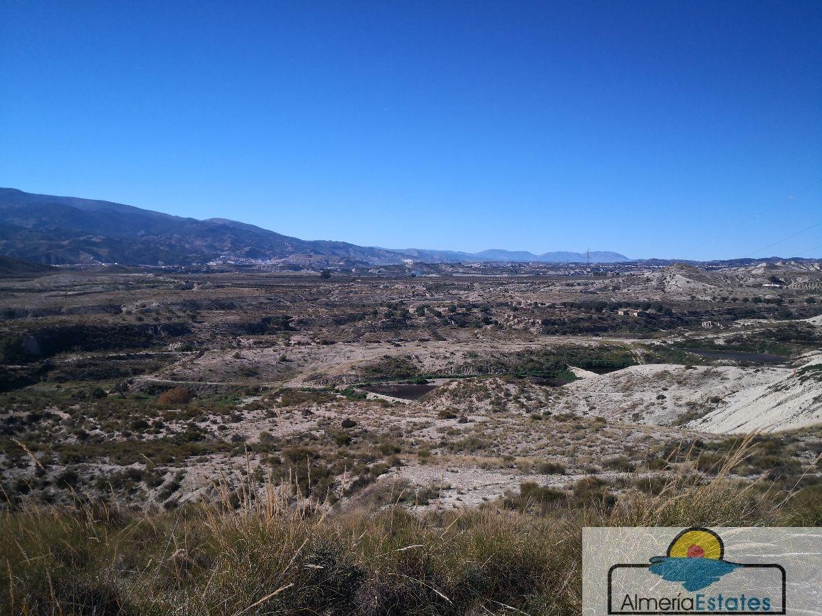 Venta de finca rústica en Somontín