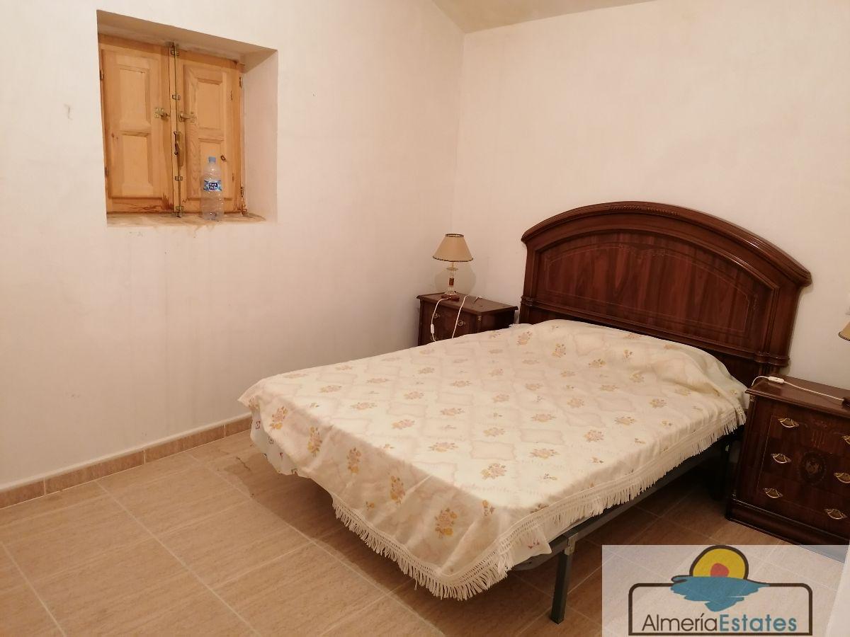 For sale of house in Oria