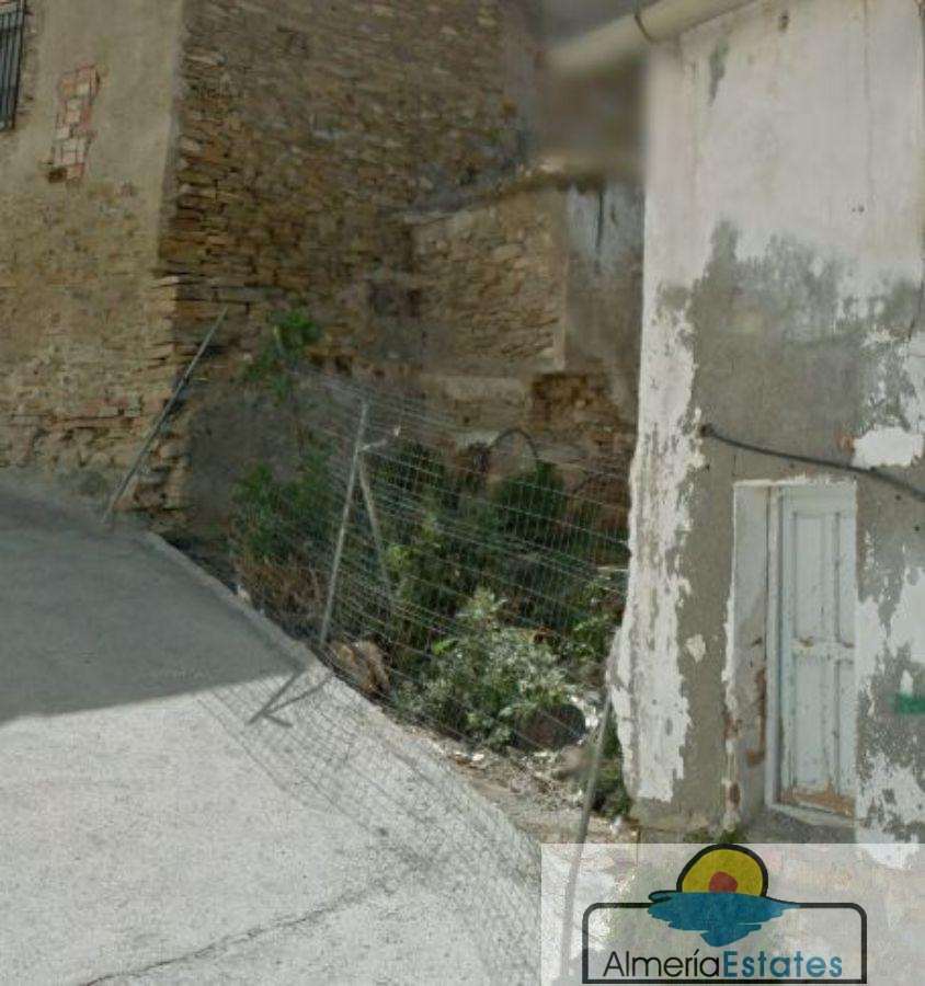 For sale of land in Macael