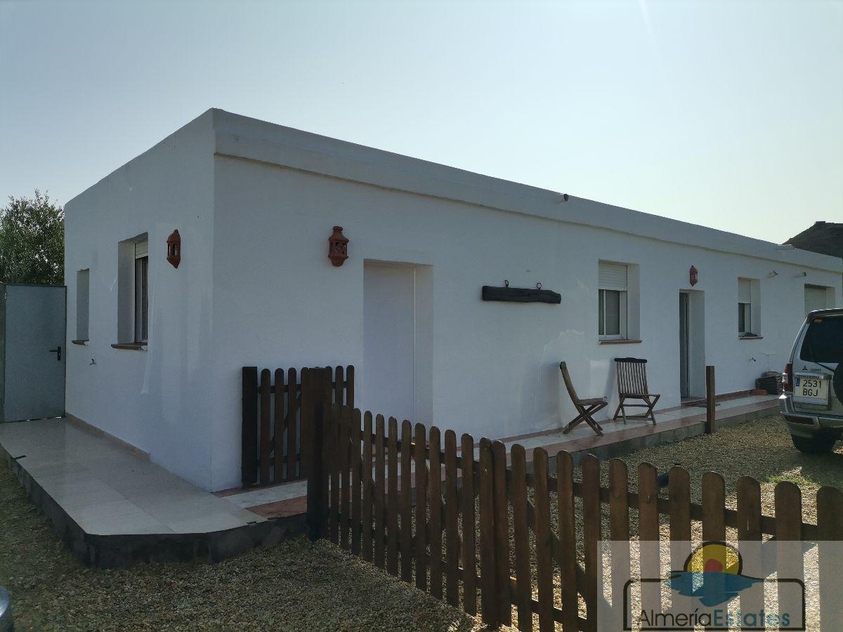 Venta de villa en Cantoria