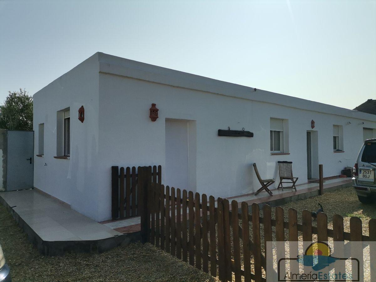Venta de villa en Cantoria