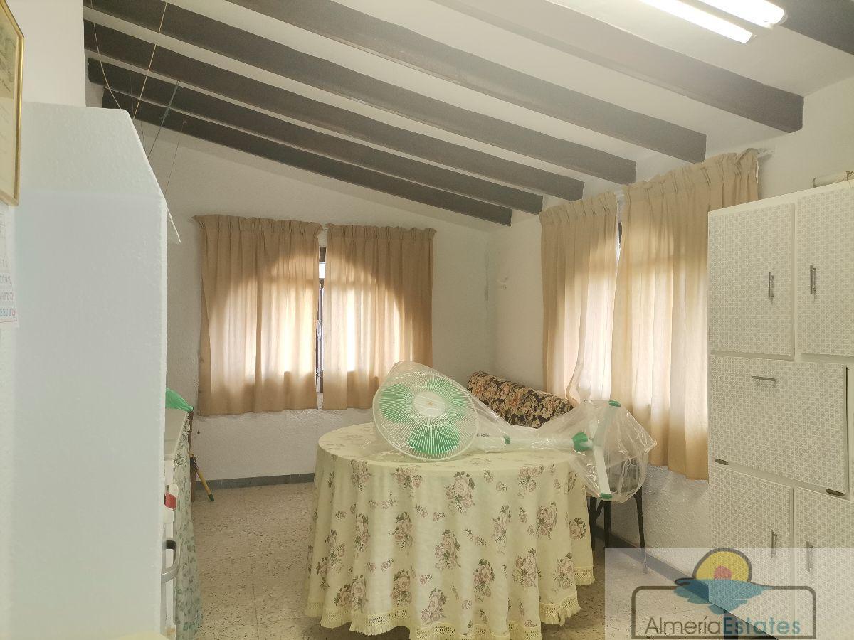 Venta de casa en Urrácal