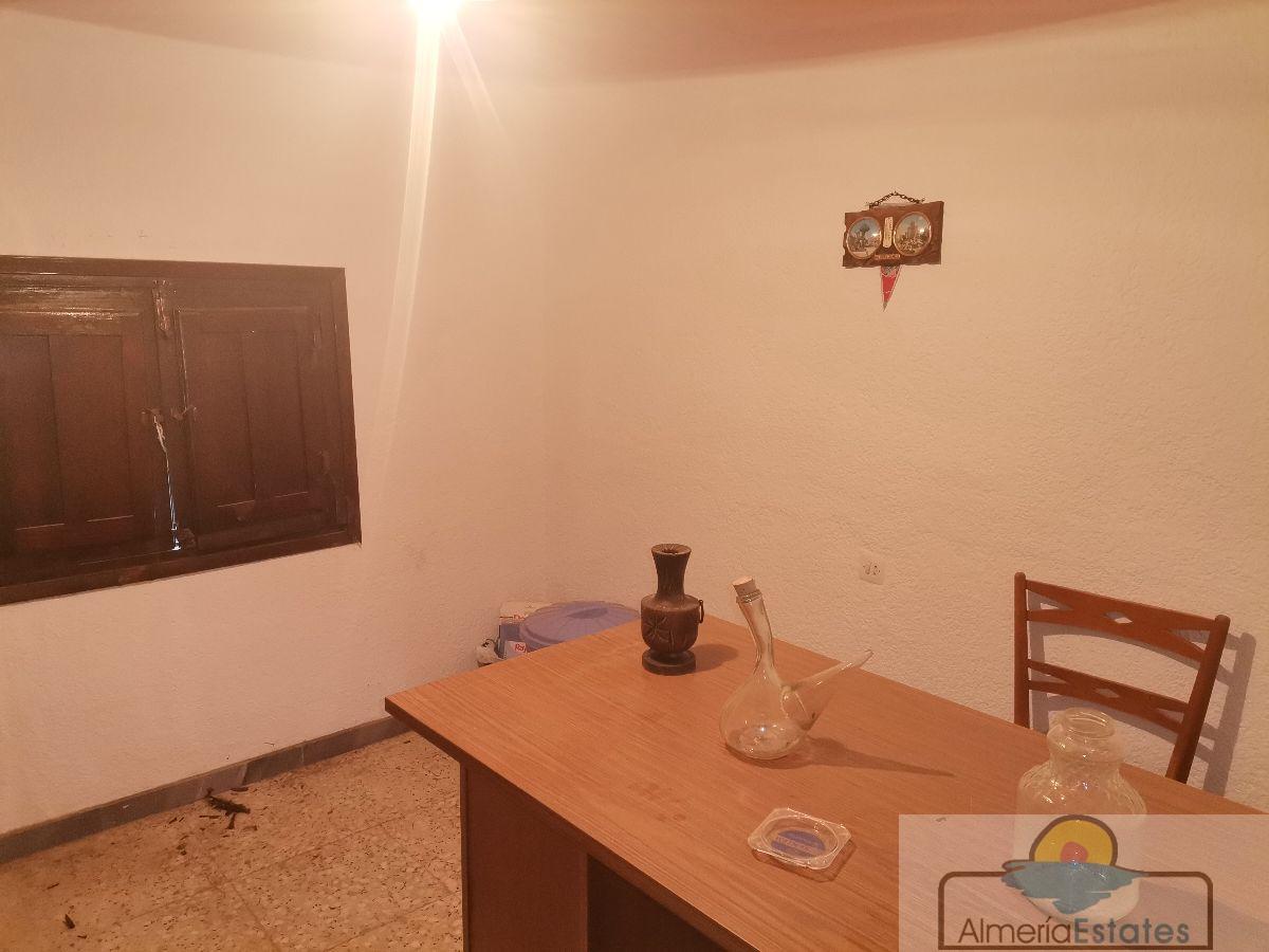 Venta de casa en Urrácal