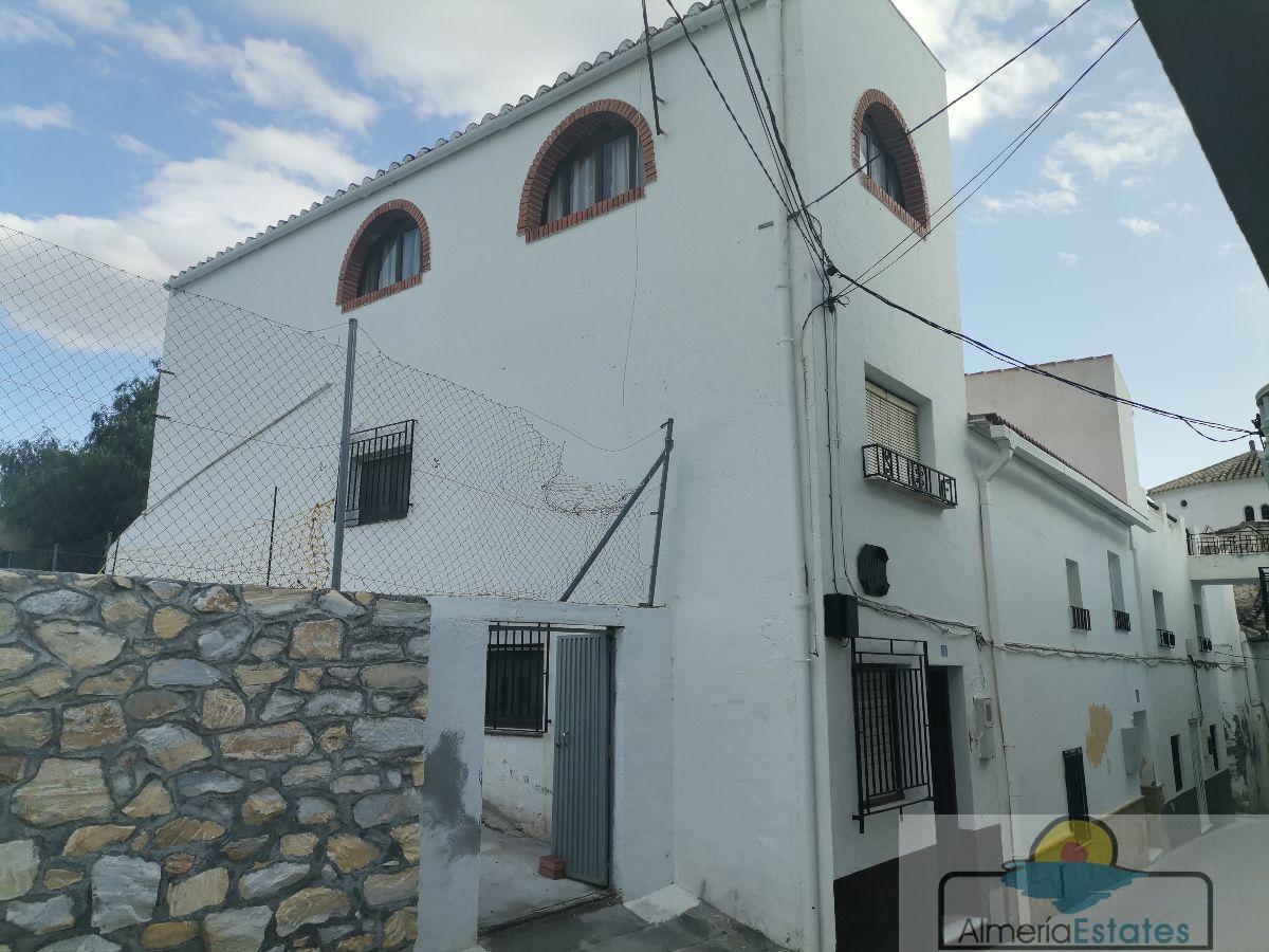 Venta de casa en Urrácal